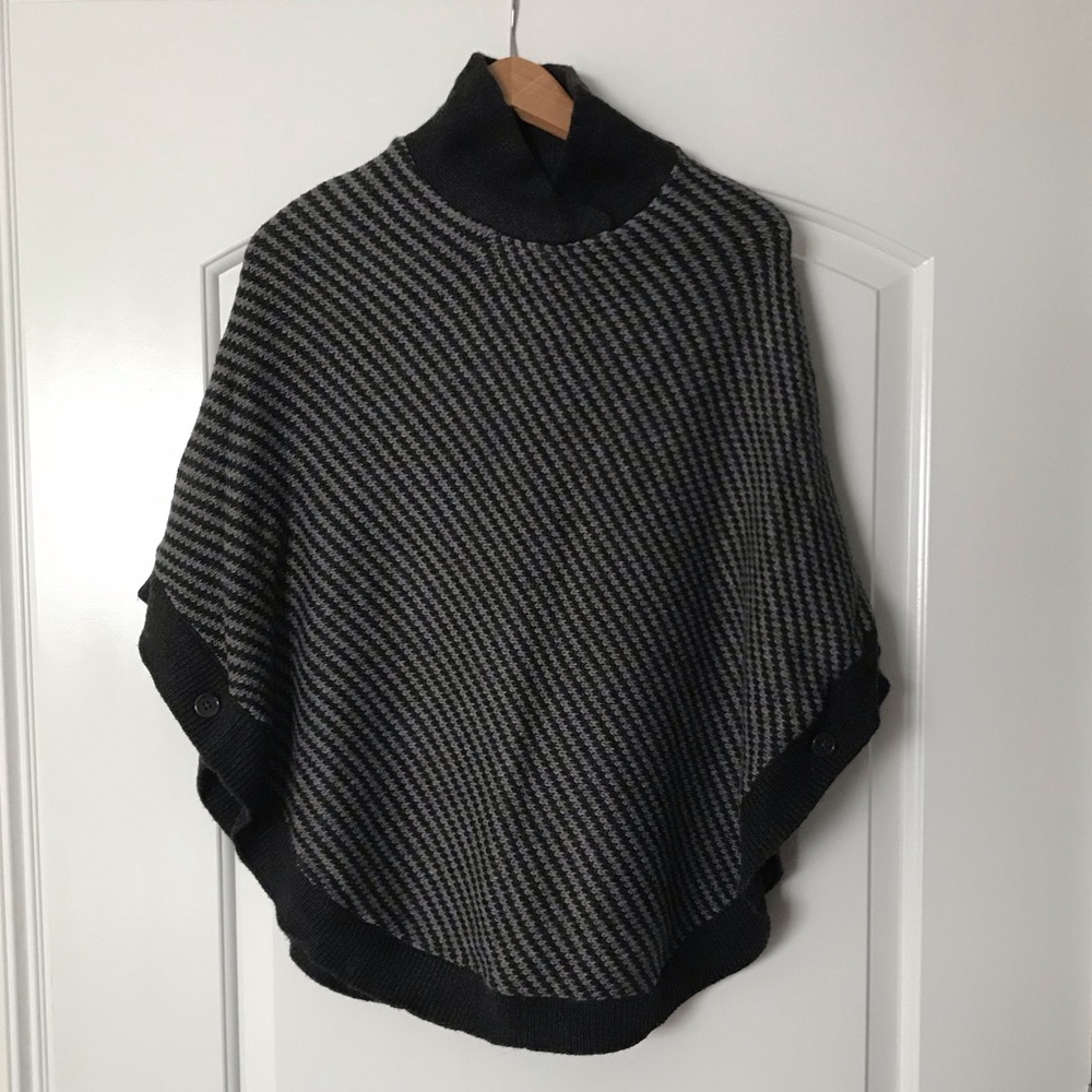 Banana Republic Grey/Black Knit Poncho